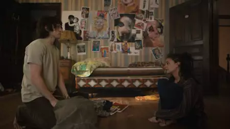 W tłumie - galeria zdjęć - filmweb