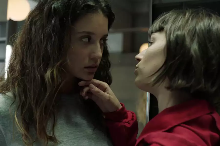 Dom z papieru - galeria zdjęć - filmweb