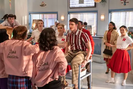Grease: Rise of the Pink Ladies - galeria zdjęć - filmweb