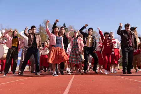 Grease: Rise of the Pink Ladies - galeria zdjęć - filmweb