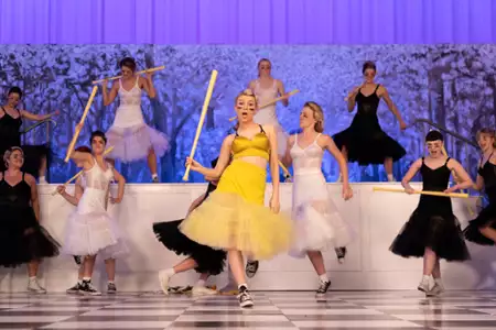 Grease: Rise of the Pink Ladies - galeria zdjęć - filmweb