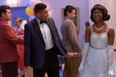 Grease: Rise of the Pink Ladies - galeria zdjęć - filmweb