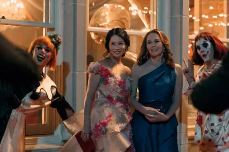 Facet z zasadami - galeria zdjęć - filmweb