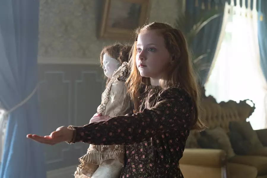 Panna Scarlet i komisarz - galeria zdjęć - filmweb