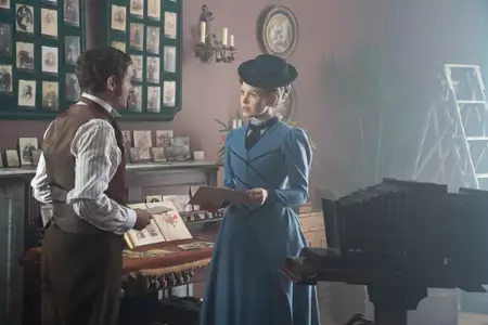 Panna Scarlet i komisarz - galeria zdjęć - filmweb