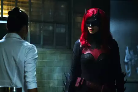 Batwoman - galeria zdjęć - filmweb