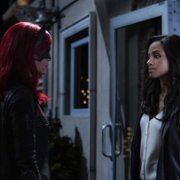 Batwoman - galeria zdjęć - filmweb