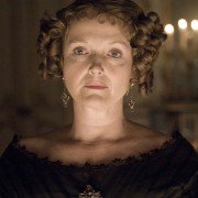 Młoda Wiktoria - galeria zdjęć - filmweb