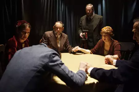 Udręczeni - galeria zdjęć - filmweb