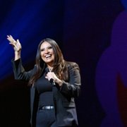 Cristela Alonzo: Middle Classy - galeria zdjęć - filmweb