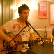 Tobias Menzies w Nie zapomnij o mnie