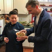 Somebody Feed Phil - galeria zdjęć - filmweb