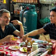 Somebody Feed Phil - galeria zdjęć - filmweb