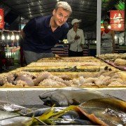 Somebody Feed Phil - galeria zdjęć - filmweb
