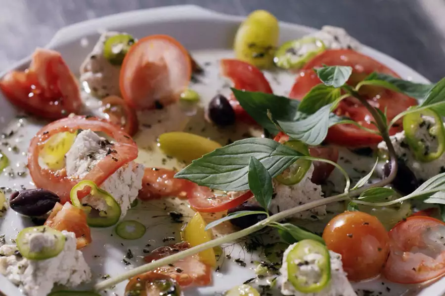 Somebody Feed Phil - galeria zdjęć - filmweb