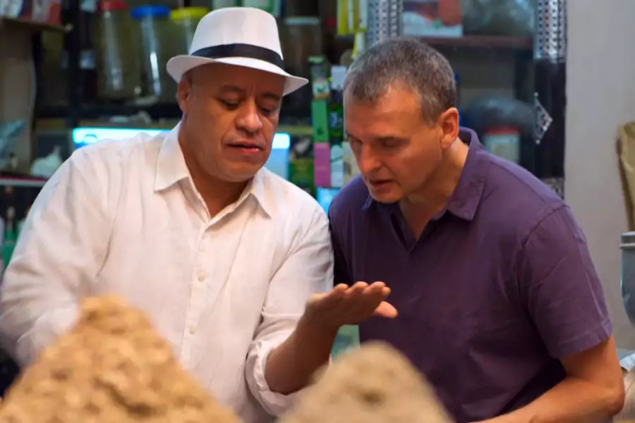 Somebody Feed Phil - galeria zdjęć - filmweb