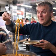 Somebody Feed Phil - galeria zdjęć - filmweb