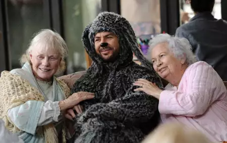 Wilfred - galeria zdjęć - filmweb