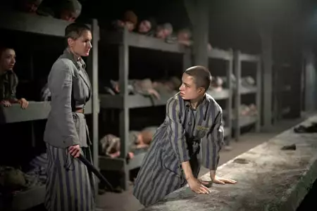 Tatuażysta z Auschwitz - galeria zdjęć - filmweb