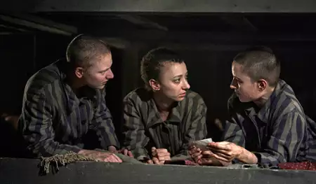 Tatuażysta z Auschwitz - galeria zdjęć - filmweb