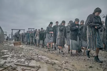 Tatuażysta z Auschwitz - galeria zdjęć - filmweb