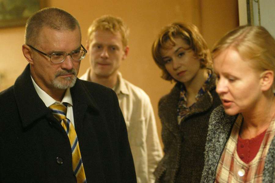 Witajcie w ciężkich czasach (recenzja filmu Rozdroże cafe)
