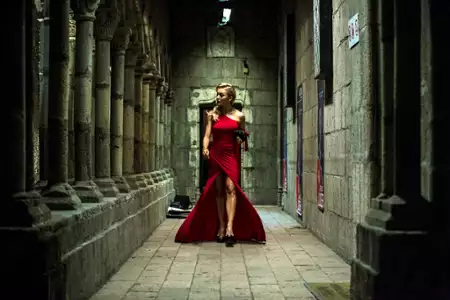 Miłość po gr&oacute;b - galeria zdjęć - filmweb