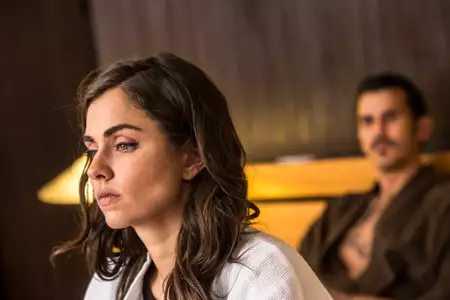 Miłość po gr&oacute;b - galeria zdjęć - filmweb
