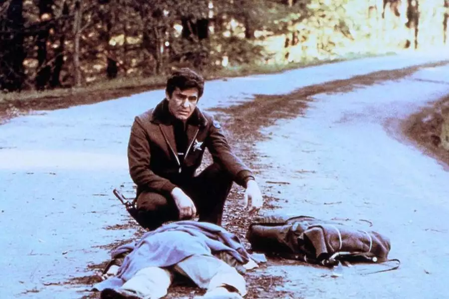 Martwy i pogrzebany - galeria zdjęć - filmweb