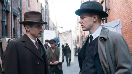 Resistance - galeria zdjęć - filmweb