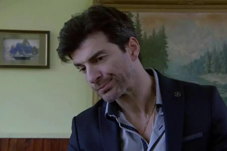 Zranione ptaki - galeria zdjęć - filmweb
