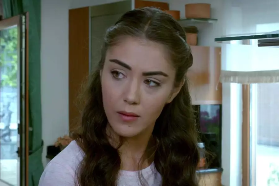 Zranione ptaki - galeria zdjęć - filmweb