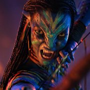 Zoe Salda&ntilde;a w Avatar: Ogień i popi&oacute;ł