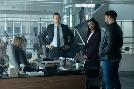 Boston Blue - galeria zdjęć - filmweb