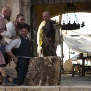 Crossbones - galeria zdjęć - filmweb