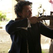 Crossbones - galeria zdjęć - filmweb