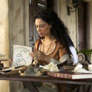 Crossbones - galeria zdjęć - filmweb