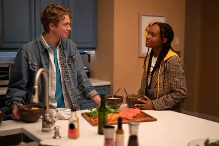 Naomi - galeria zdjęć - filmweb