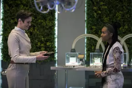 Naomi - galeria zdjęć - filmweb