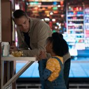 Naomi - galeria zdjęć - filmweb