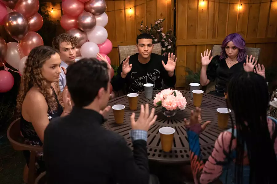 Naomi - galeria zdjęć - filmweb