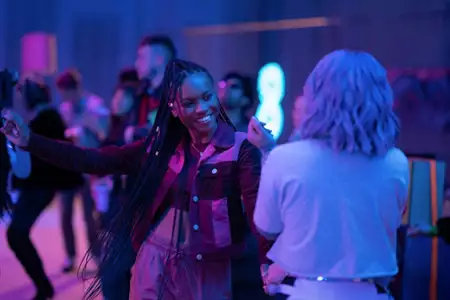 Naomi - galeria zdjęć - filmweb