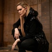 Naomi - galeria zdjęć - filmweb