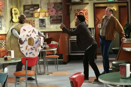 Superior Donuts - galeria zdjęć - filmweb