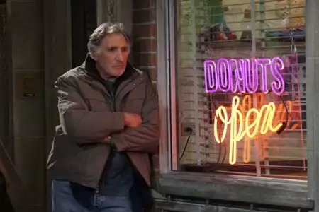 Superior Donuts - galeria zdjęć - filmweb