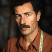 Saleh Bakri w Turkusowa suknia