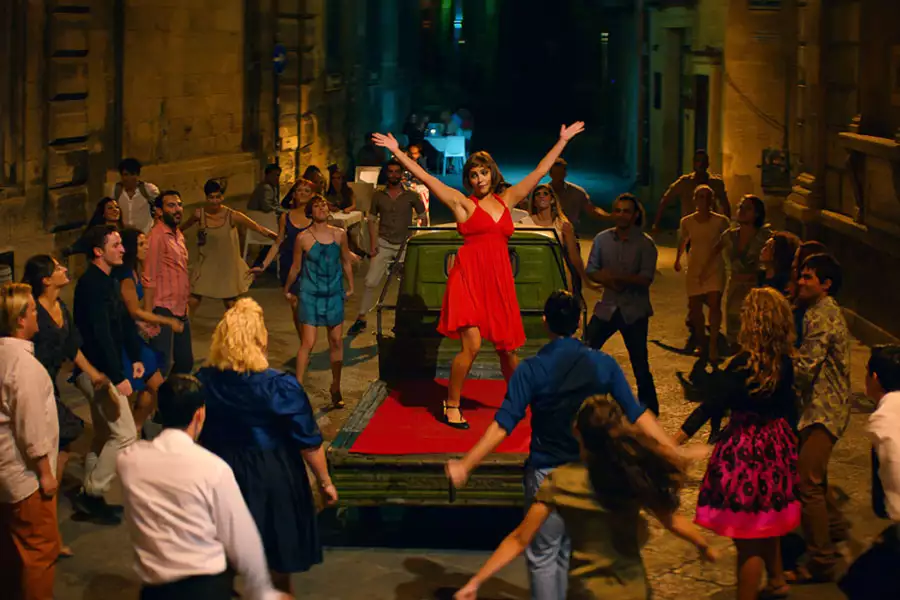 Walking on Sunshine - galeria zdjęć - filmweb