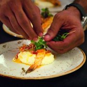 High on the Hog: How African American Cuisine Transformed America - galeria zdjęć - filmweb