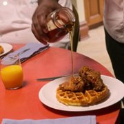 High on the Hog: How African American Cuisine Transformed America - galeria zdjęć - filmweb