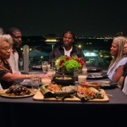 High on the Hog: How African American Cuisine Transformed America - galeria zdjęć - filmweb